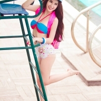 Bộ Ảnh sexy mới nhất của Angela Phương Trinh với bikini ở hồ bơi ngày hè :x