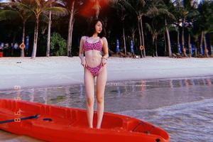 Bảo Anh và dàn mỹ nhân Việt diện bikini da báo khoe vẻ gợi cảm