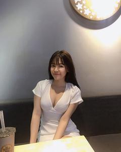 Bạn gái Đặng Văn Lâm đăng ảnh mới, bùng lên nghi vấn 'trùng tu' vòng 1