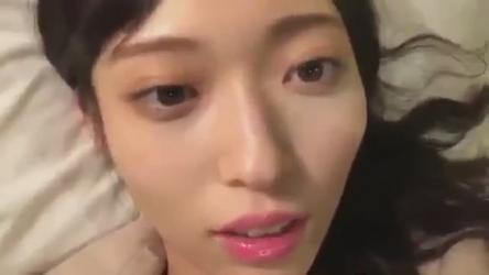 Thành viên nhóm nhạc chị em của AKB48 bị nghi quan hệ tình dục khi livestream