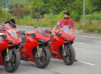 Tay chơi Tùng Giang đẹp trai khoe siêu xe mô tô đẹp