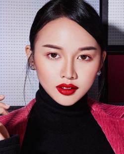 Thiếu nữ xinh đẹp 'chết danh' Rich Kid Malaysia vì mới 21 tuổi đã làm chủ chuỗi cửa hàng thời trang cao cấp