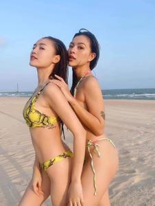 'Hội chị em' Ninh Dương Lan Ngọc, Tú Hảo, Thuỳ Anh đọ body 'căng đét' cùng bikini 2 mảnh
