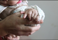 [LẠ] Trung Quốc: Em bé 26 ngón chân tay khác thường