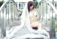 áy cưới bikini kịch độc của Daisy Nguyễn