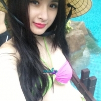 Angela Phương Trinh mặc bikini đội nón lá tự tin là Hoa hậu Việt