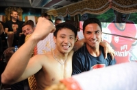 Arsenal làm hẳn phóng sự về chàng "Running Man" Việt Nam - Chàng cổ đồng viên Arsenal may mắn nhất Việt Nam !