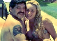 Bí mật bẩn thỉu về bạn gái Maradona