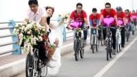 Rước dâu bằng xe đạp phượng hoàng - Hà Nội ngộ ghê :v