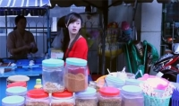 Cộng đồng mạng truy tìm cô gái bán bánh tráng trộn Đà Lạt