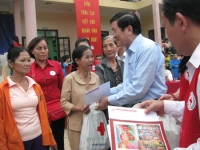 Quảng Nam: Trưởng thôn Đại Mỹ cắt xén quà của Chủ tịch nước khi phát cho dân