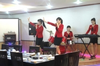 Kỳ 3: Cận cảnh những "hot girl" Triều Tiên đàn hát tại Hà Nội