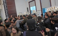 ^^^Gia đình Lục Tiểu Linh Đồng đánh nhau trong lễ tang @@##