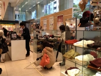 Người ngoại quốc ăn cắp vặt và móc túi tại Nhật, tại sao ở Nhật Bản lại dễ...ăn cắp ?