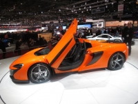 Choáng ngợp với siêu xe mui trần tuyệt đẹp của McLaren