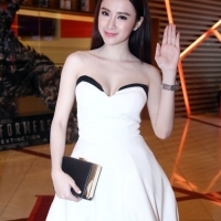 &&&Angela Phương Trinh xứng danh Nữ hoàng thảm đỏ 2014?////////