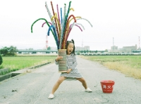 Cô bé Nhật đáng yêu quậy tưng trong loạt ảnh bố chụp - dễ thương wa :x