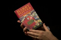 Nghiên cứu cho thấy đọc Harry Potter khiến tâm lý thay đổi