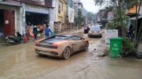 Những hình ảnh siêu xe chỉ có ở Việt Nam - đất nước nghèo , siêu xe chạy trông thật kệch cỡm :))