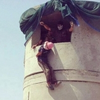 Lính Iraq hành quyết tù binh IS (Censored)
