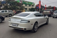 Siêu xe Aston Martin mang biển số giả ở Ninh Bình ?