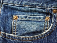 Không phải bao cao su, thế cái túi nhỏ trên quần jean dùng để đựng gì?