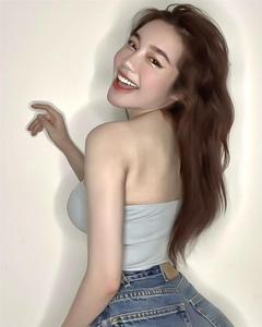 Elly Trần bị fan nước ngoài đánh giá là 'gợi dục'