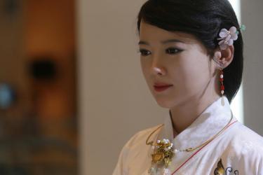 'Nữ thần robot' Trung Quốc đẹp hơn người thật