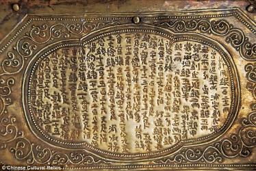 Chấn động: Phát hiện xá lợi và xương sọ trong chiếc rương 1000 năm của Đức Phật