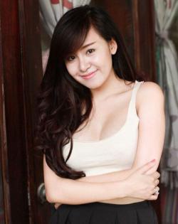 Điều gì xảy ra khi Thúy Vi gặp Bà Tưng - 2 em nổi lềnh phềnh :))