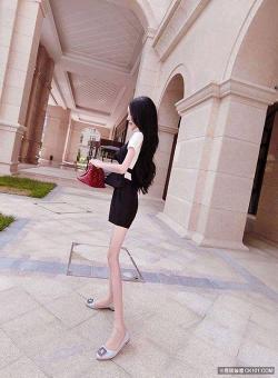 Cận cảnh hot girl nặng 20kg - nhìn như ác quỷ :|