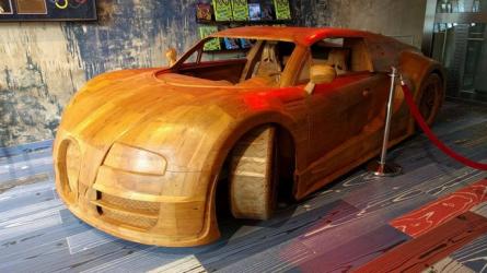 Cận cảnh Bugatti Veyron SuperSport trị giá chỉ hơn 70 triệu Đồng