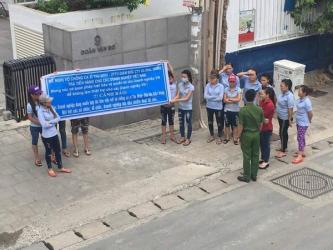 Hàng chục công nhân giăng băng rôn đòi nợ tới trước trụ sở công ty chồng ca sỹ Thu Minh, quyết đấu tới cùng!