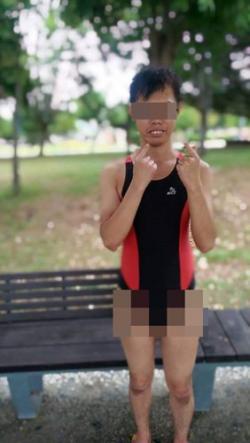 Chàng trai mặc áo tắm nữ chụp ảnh gây sốc nhất mạng Việt
