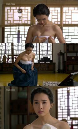 Những cảnh lộ ngực 'hứng đá' trong phim cổ trang Hàn