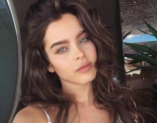 Dân mạng tìm kiếm cô gái khiến DJ Martin Garrix mê mẩn