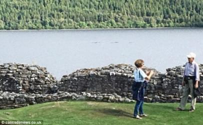 7 ảnh năm 2016 chứng minh quái vật hồ Loch Ness có thật