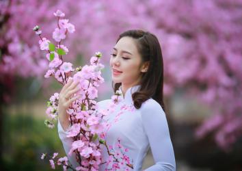Hot girl "Vợ người ta" khiến bao chàng trai ao ước được "chung lối"