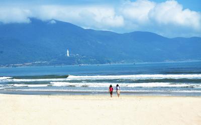 5 Bãi biển thu hút khách du lịch nhất Việt Nam