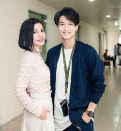 Việt Trinh dịu dàng bên bạn trai Hoàng Oanh trong ngày casting phim