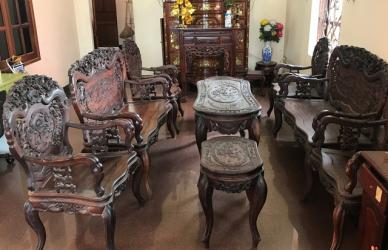 2 bộ bàn ghế "Long, lân, quy, phụng" giá ~10 tỷ của đại gia ở Sài Gòn: Vừa xấu vừa quê :|