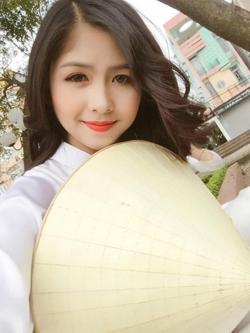 Em hot girl này có 1 khiếm khuyết mà không phải ai cũng biết