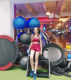 Giảm 23kg, mẹ Việt 3 con sexy như mẫu Tây sau biến cố hôn nhân
