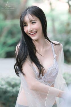 Nữ thần nội y Thái Lan quá gợi cảm khiến người ta muốn yêu từ cái nhìn đầu tiên