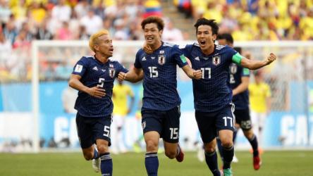 Nhật Bản gây "bão" ở World Cup: Dàn mỹ nhân phim 18+ phấn khích cổ vũ