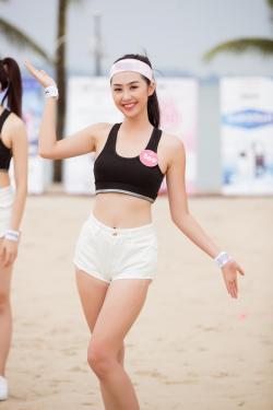 Thí sinh Hoa hậu VN khoe eo thon thi Người đẹp Thể thao