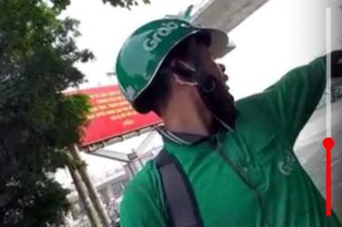 Tại sao láy xe GrabBike 'đeo khẩu trang' cho biển số xe