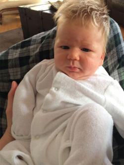 Chùm ảnh: Những em bé sơ sinh có gương mặt "già như quả cà", một nhóc còn giống hệt Gordon Ramsay