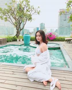 Những hotgirl Việt bị "tố" chỉnh sửa ảnh quá đà để có vóc dáng gợi cảm