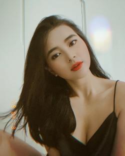 Nữ phi công cưới chồng Tây - hot quá